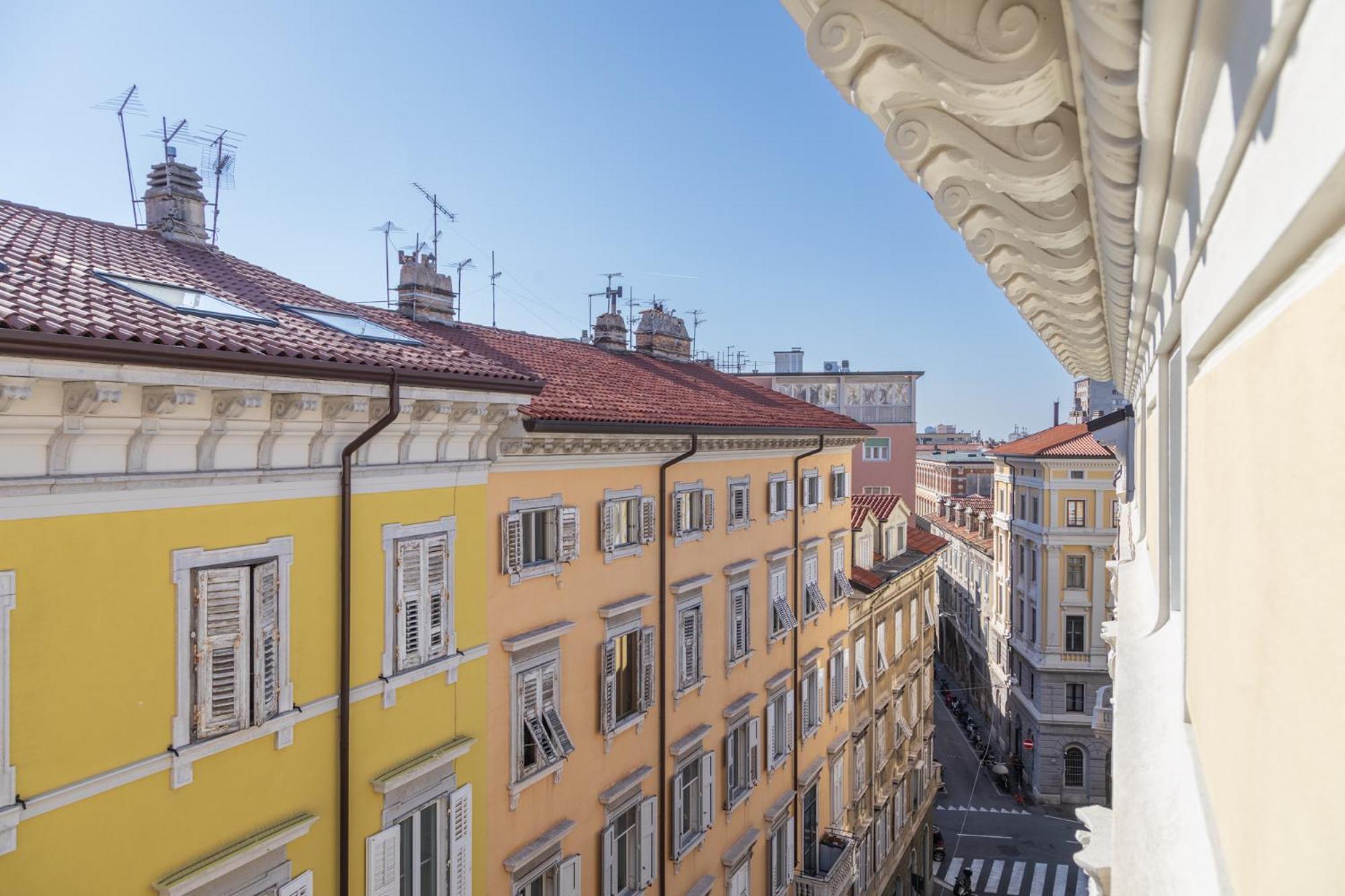 Central Trieste - Elegant City Stay Eksteriør billede