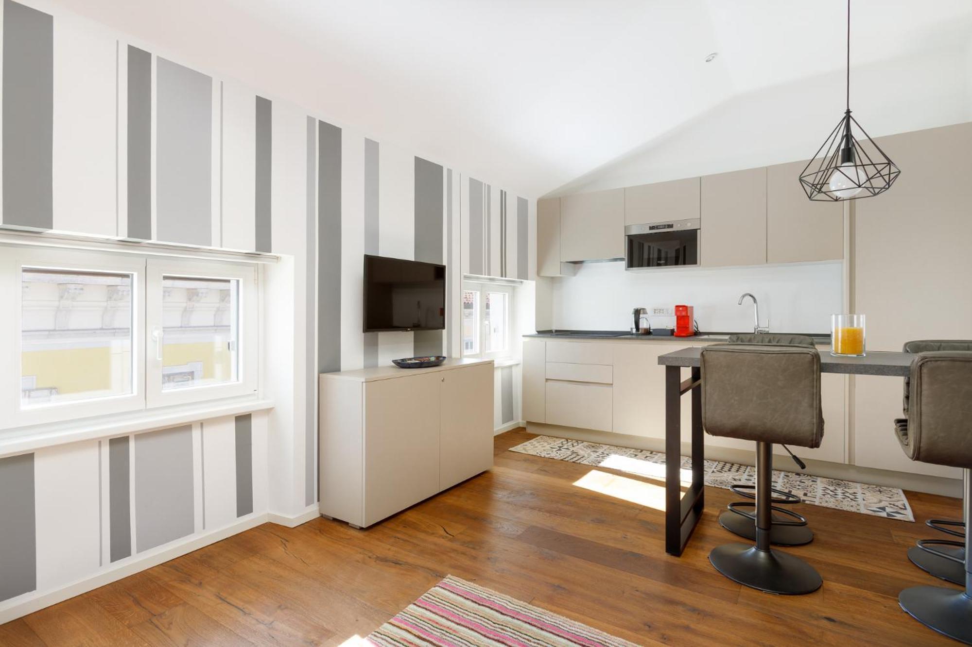 Central Trieste - Elegant City Stay Eksteriør billede