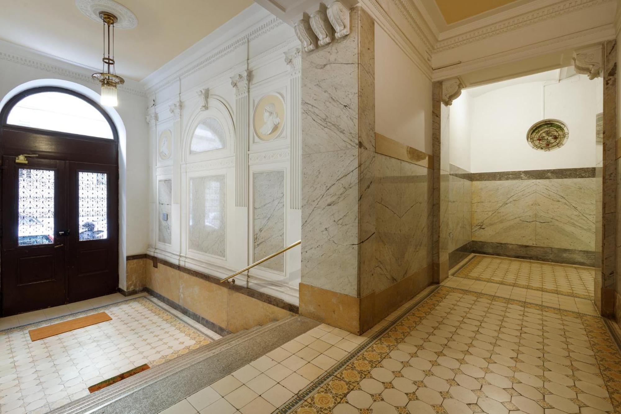 Central Trieste - Elegant City Stay Eksteriør billede