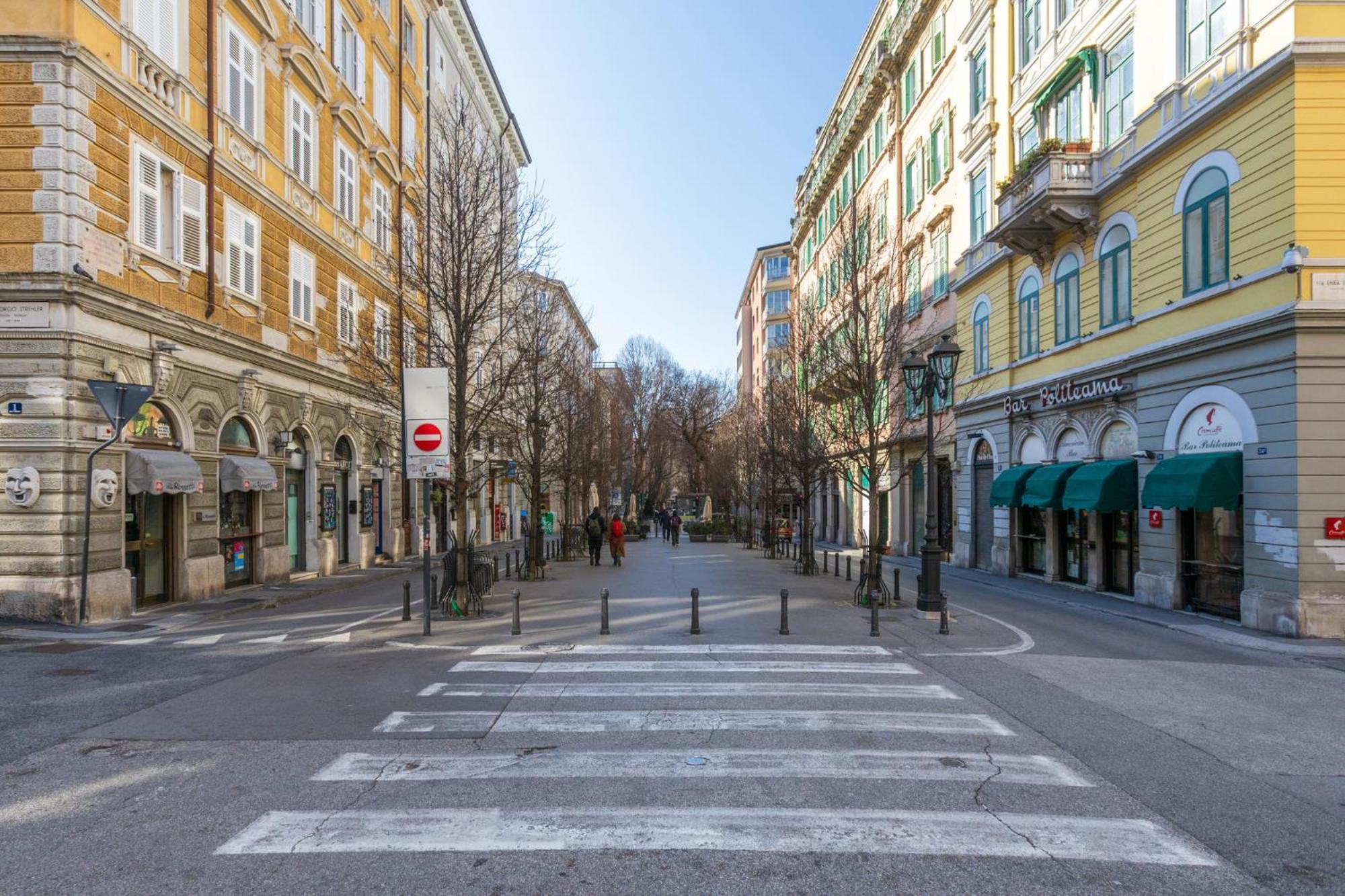 Central Trieste - Elegant City Stay Eksteriør billede