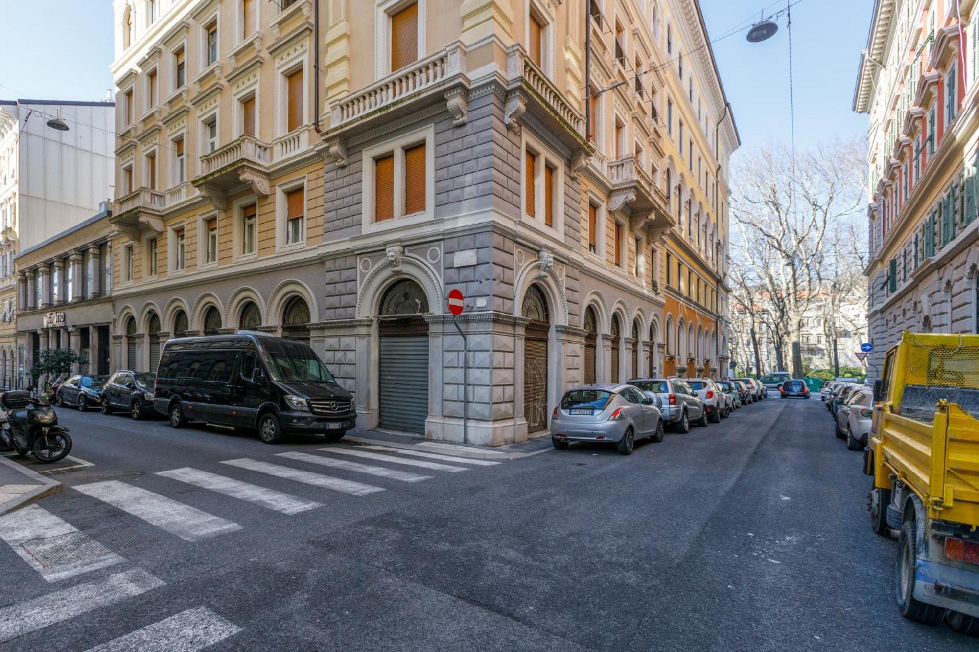 Central Trieste - Elegant City Stay Eksteriør billede